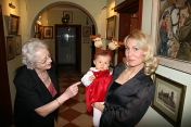 Wnuczka Nina z Mamą i Prababcią, wigilia 2006